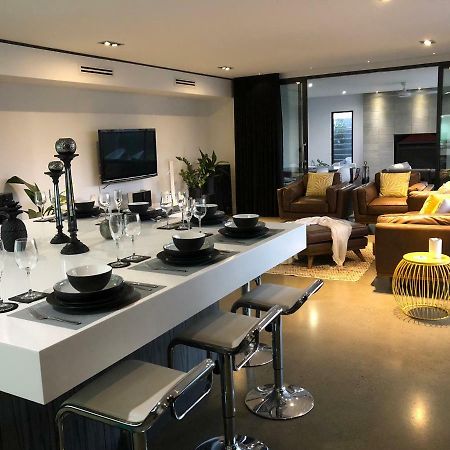 The Sinatra Holiday House - Couples Retreat Mulwala Exteriör bild