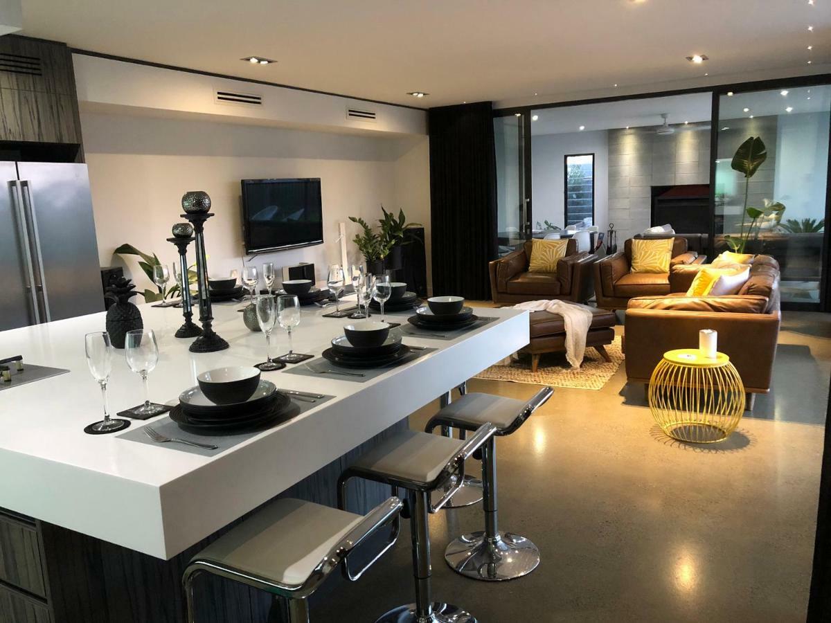 The Sinatra Holiday House - Couples Retreat Mulwala Exteriör bild