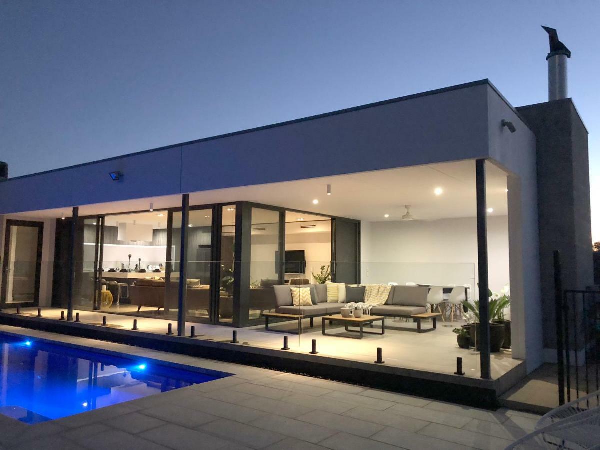 The Sinatra Holiday House - Couples Retreat Mulwala Exteriör bild