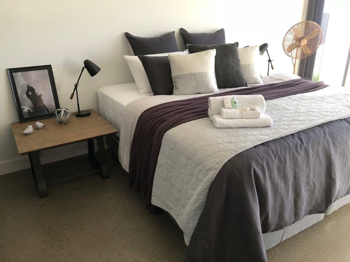 The Sinatra Holiday House - Couples Retreat Mulwala Exteriör bild