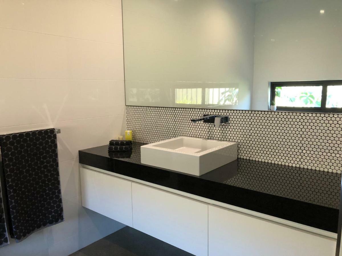 The Sinatra Holiday House - Couples Retreat Mulwala Exteriör bild